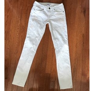 American Eagle White Skinny Jeans